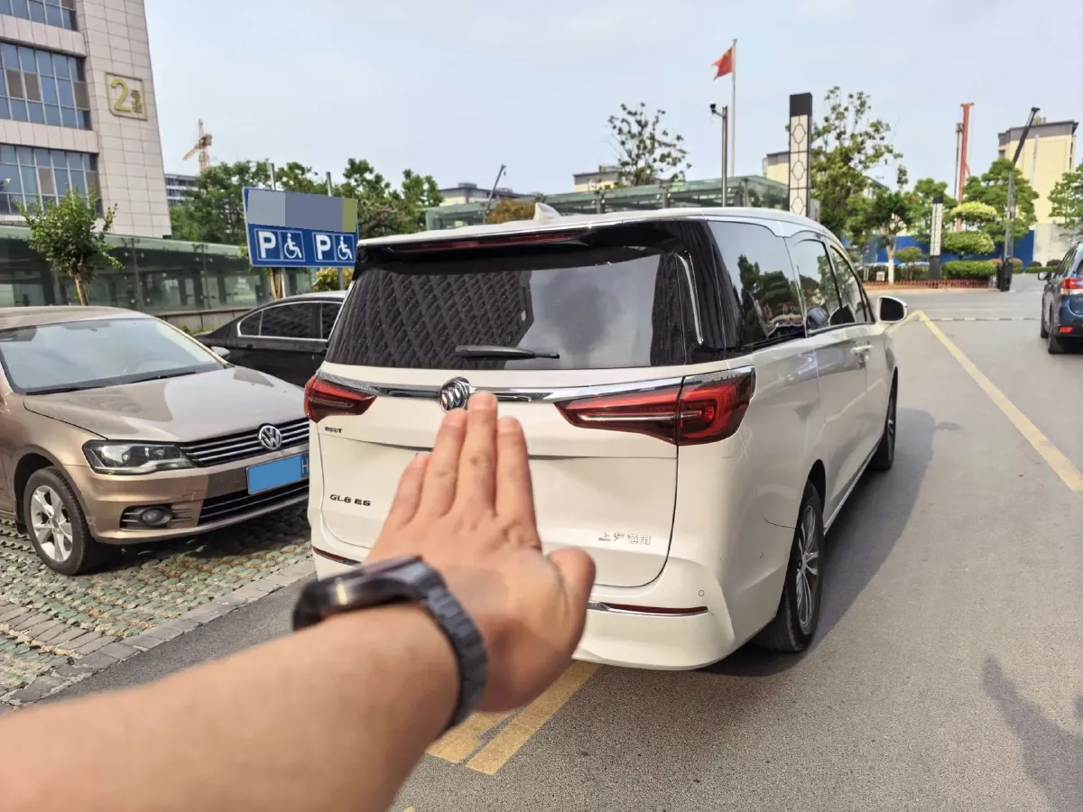 2023 Buick GL8 2.0T 237HP L4 9AT,autocango,china used car exporter,china ev exporter,chinese used car exporter,chinese used ev exporter