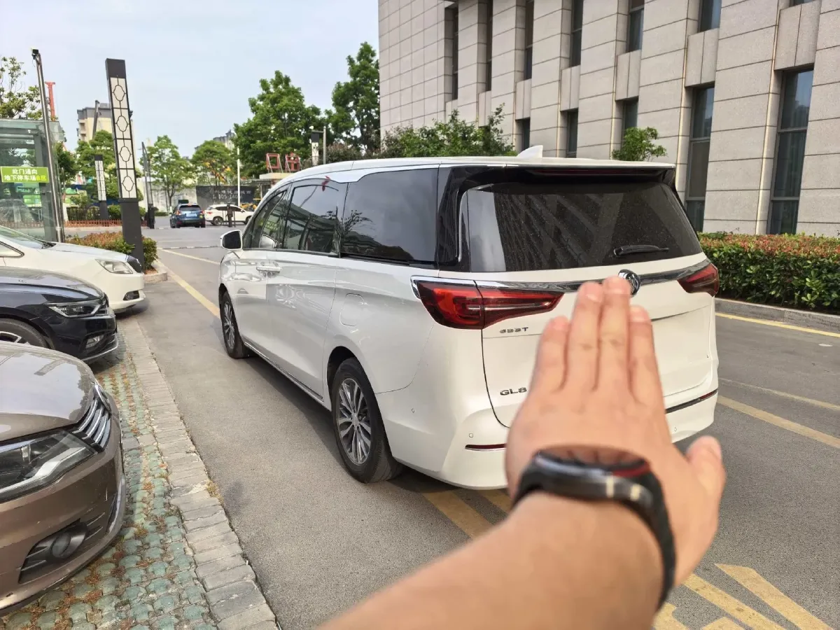 2023 Buick GL8 2.0T 237HP L4 9AT,autocango,china used car exporter,china ev exporter,chinese used car exporter,chinese used ev exporter