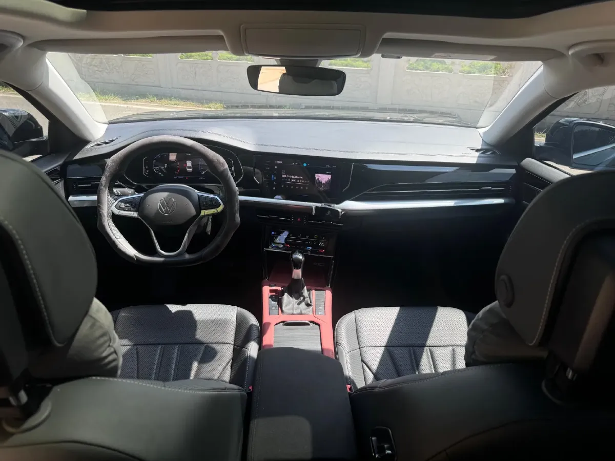 2025 Volkswagen Passat 2.0T 220HP L4 7DCT,autocango,china used car exporter,china ev exporter,chinese used car exporter,chinese used ev exporter