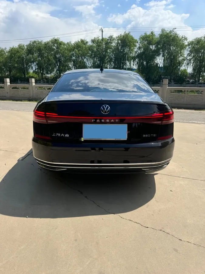 2025 Volkswagen Passat 2.0T 220HP L4 7DCT,autocango,china used car exporter,china ev exporter,chinese used car exporter,chinese used ev exporter