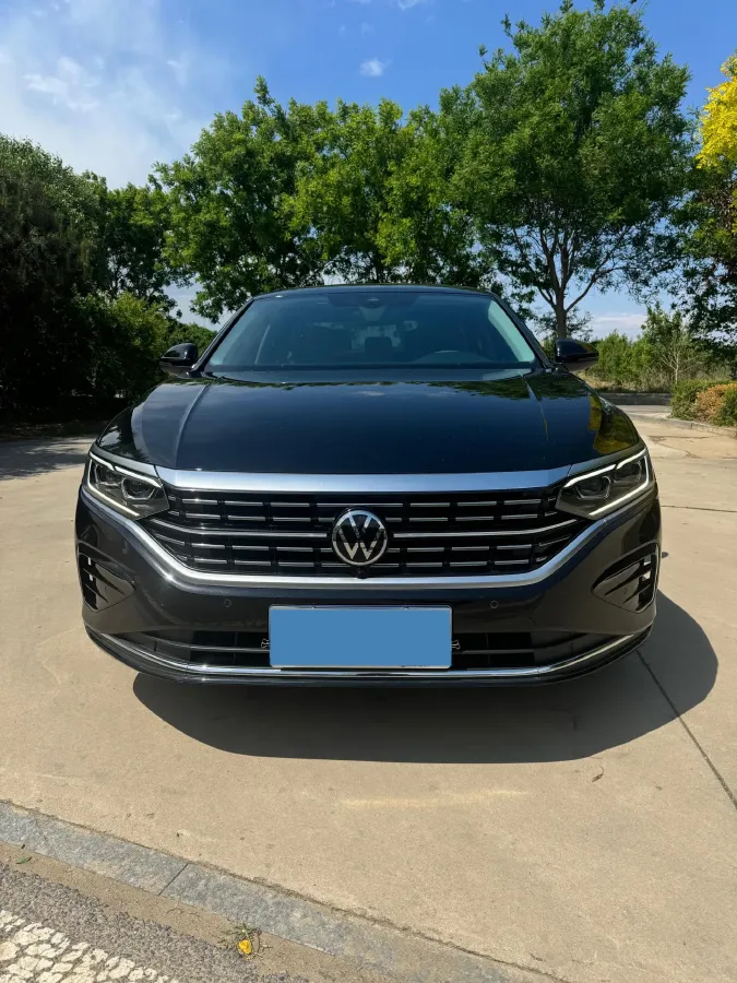 2025 Volkswagen Passat 2.0T 220HP L4 7DCT,autocango,china used car exporter,china ev exporter,chinese used car exporter,chinese used ev exporter