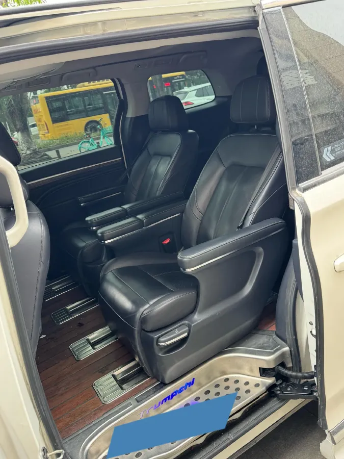 2021 GAC Trumpchi M8 2.0T 252HP L4 8AT,autocango,china used car exporter,china ev exporter,chinese used car exporter,chinese used ev exporter