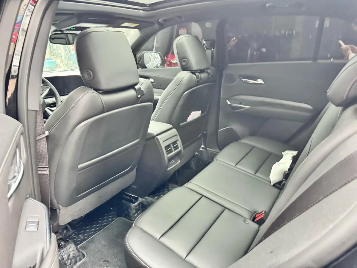 2024 Cadillac XT4 2.0T 237HP L4 9AT,autocango,china used car exporter,china ev exporter,chinese used car exporter,chinese used ev exporter