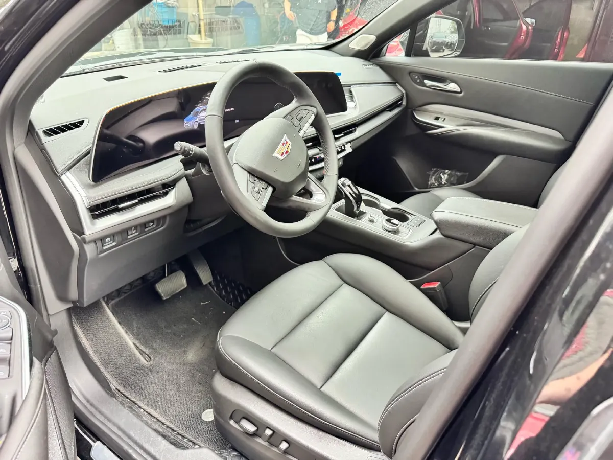 2024 Cadillac XT4 2.0T 237HP L4 9AT,autocango,china used car exporter,china ev exporter,chinese used car exporter,chinese used ev exporter