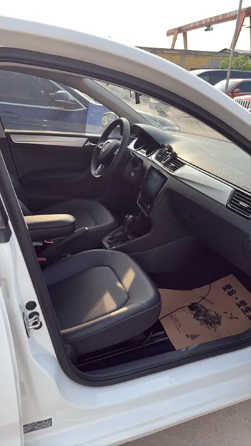 2019 Skoda Rapid Spaceback 1.5L 110HP L4 6AT,autocango,china used car exporter,china ev exporter,chinese used car exporter,chinese used ev exporter