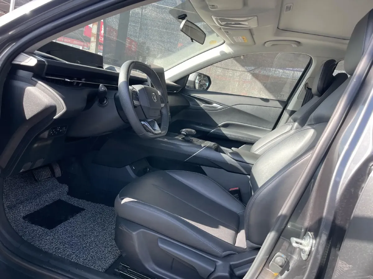 2024 ChangAn Eado 1.5T 170HP L4 7DCT,autocango,china used car exporter,china ev exporter,chinese used car exporter,chinese used ev exporter