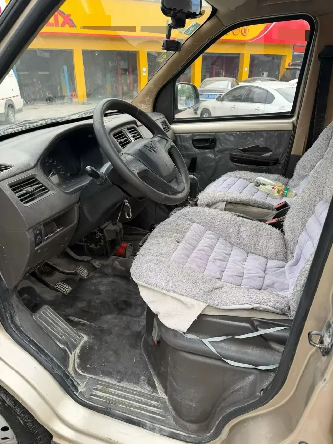 2020 WuLing RongGuang 1.2L 76HP L4 5MT,autocango,china used car exporter,china ev exporter,chinese used car exporter,chinese used ev exporter