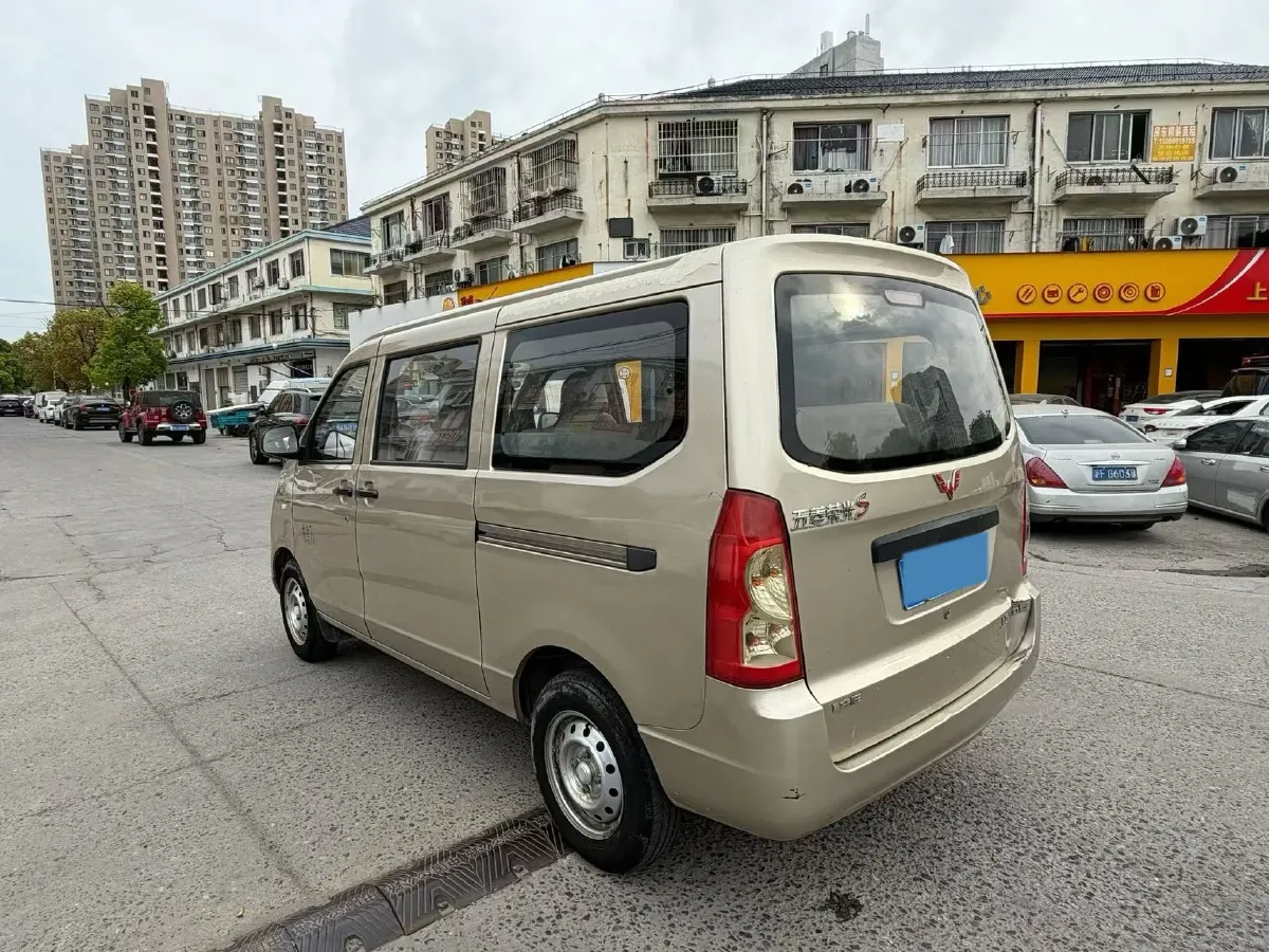 2020 WuLing RongGuang 1.2L 76HP L4 5MT,autocango,china used car exporter,china ev exporter,chinese used car exporter,chinese used ev exporter