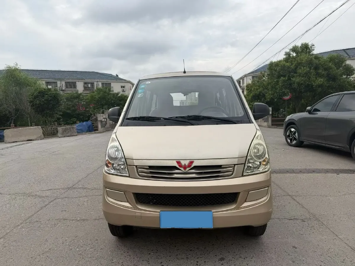 2020 WuLing RongGuang 1.2L 76HP L4 5MT,autocango,china used car exporter,china ev exporter,chinese used car exporter,chinese used ev exporter
