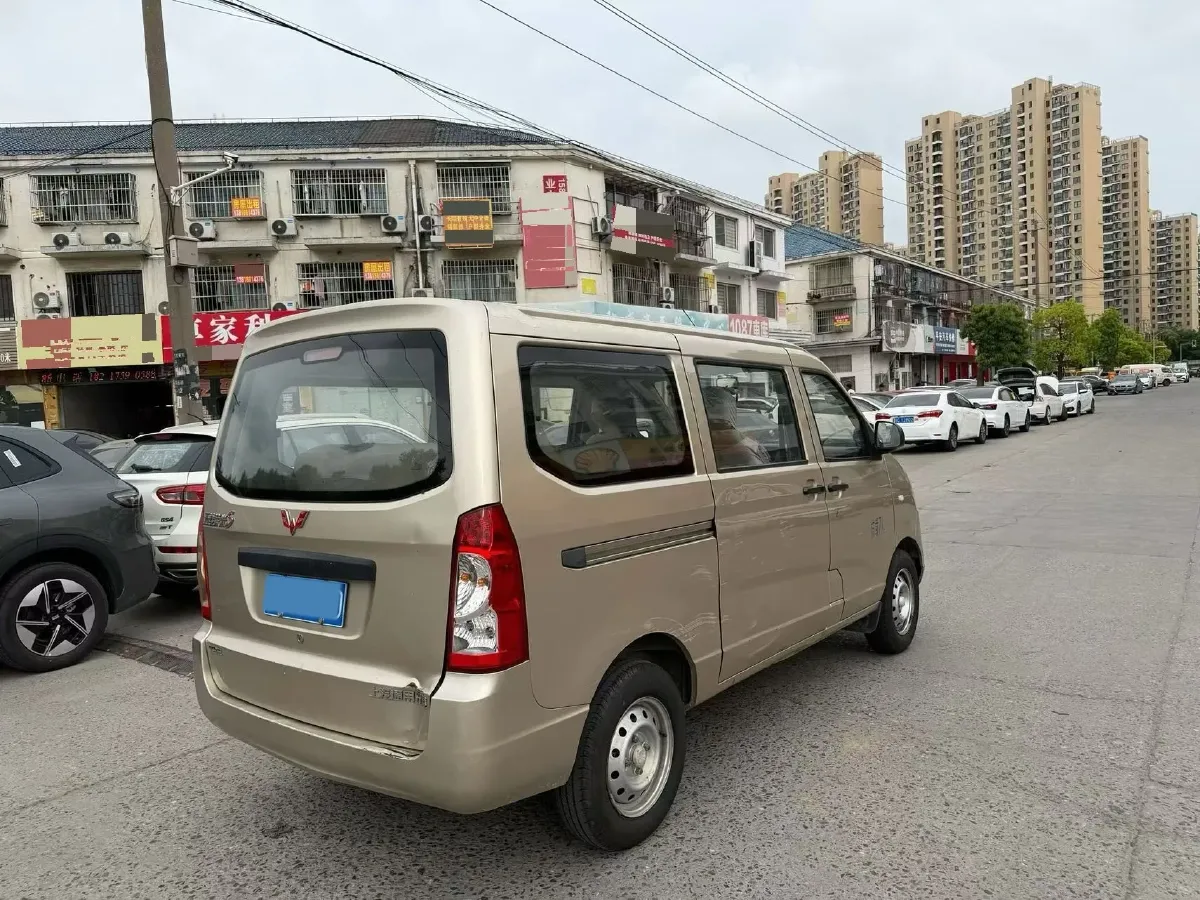 2020 WuLing RongGuang 1.2L 76HP L4 5MT,autocango,china used car exporter,china ev exporter,chinese used car exporter,chinese used ev exporter