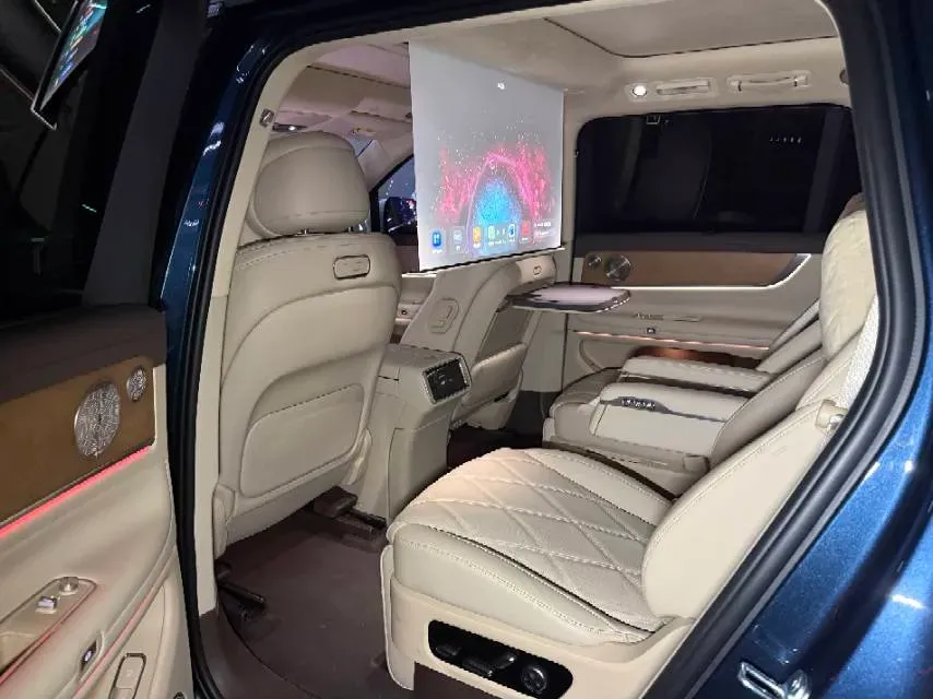 2025 AITO AITO M9 REEV 160HP REEV 52KWH,autocango,china used car exporter,china ev exporter,chinese used car exporter,chinese used ev exporter