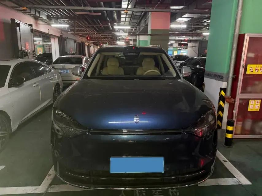 2025 AITO AITO M9 REEV 160HP REEV 52KWH,autocango,china used car exporter,china ev exporter,chinese used car exporter,chinese used ev exporter