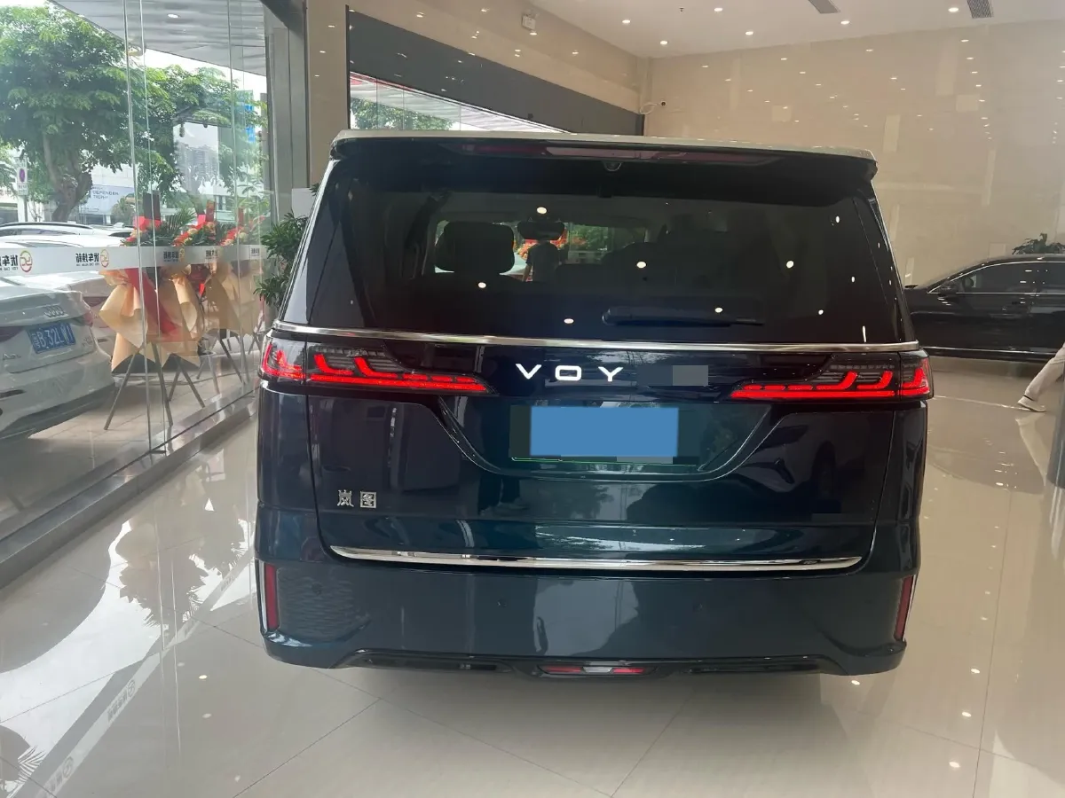 2024 Voyah Dream 1.5T 150HP L4 PHEV 43KWH,autocango,china used car exporter,china ev exporter,chinese used car exporter,chinese used ev exporter