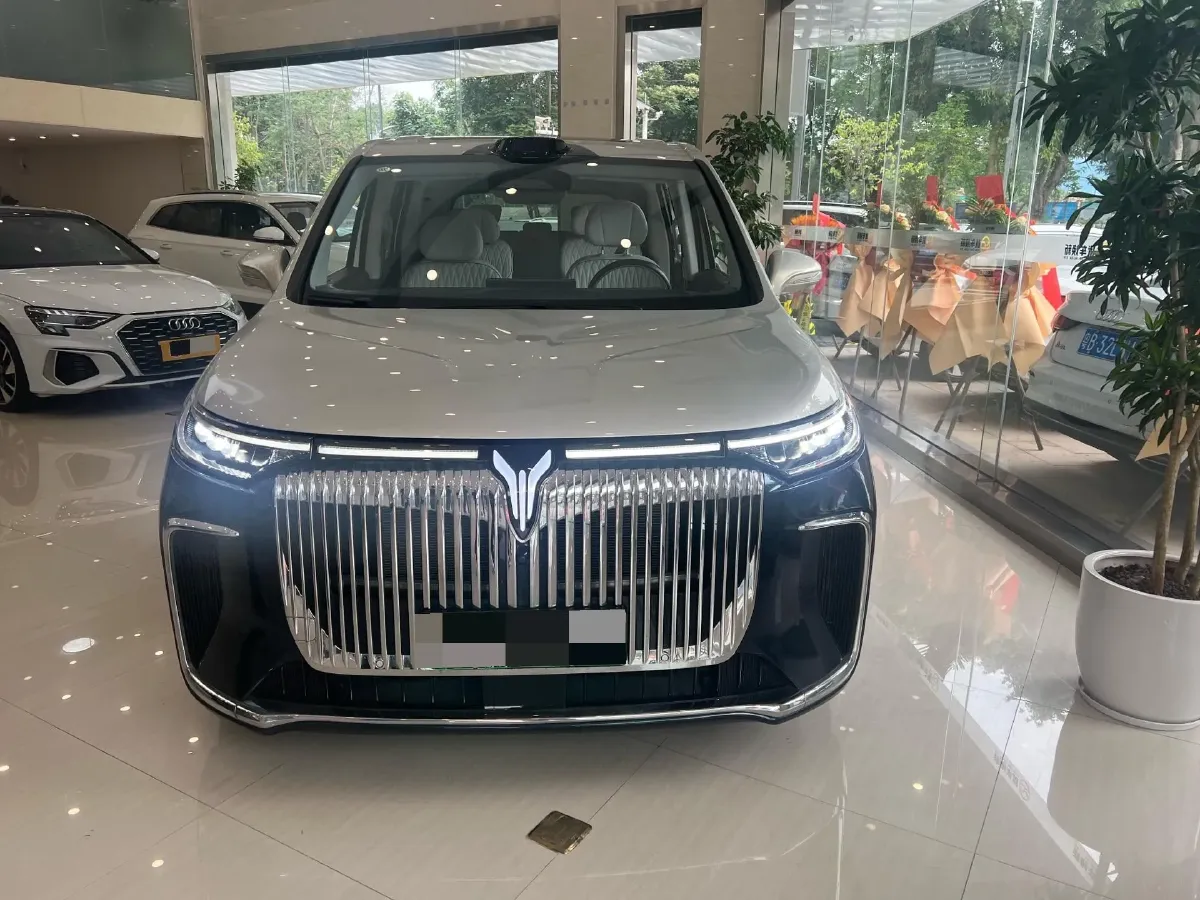 2024 Voyah Dream 1.5T 150HP L4 PHEV 43KWH,autocango,china used car exporter,china ev exporter,chinese used car exporter,chinese used ev exporter