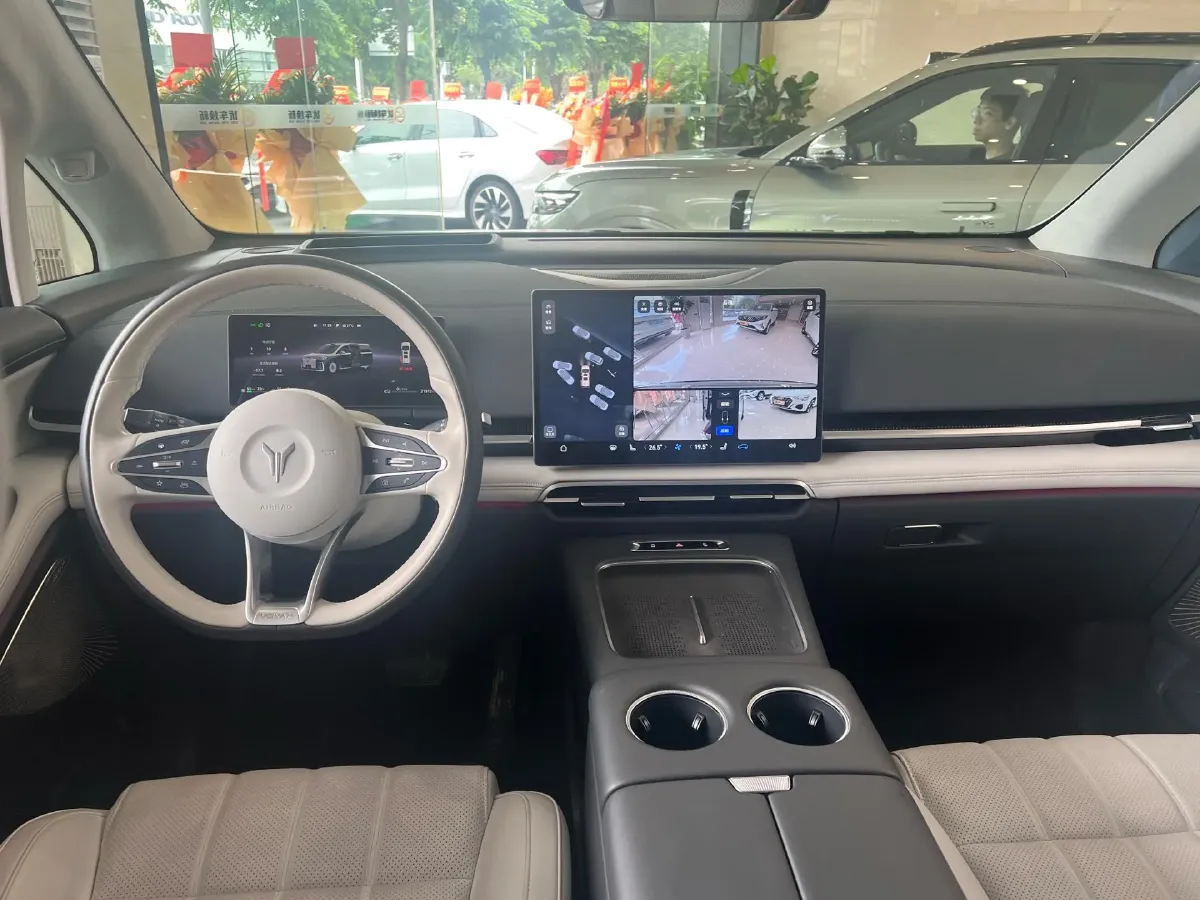 2024 Voyah Dream 1.5T 150HP L4 PHEV 43KWH,autocango,china used car exporter,china ev exporter,chinese used car exporter,chinese used ev exporter