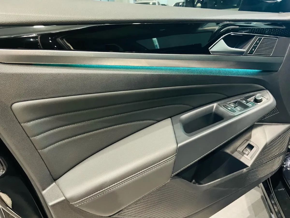 2023 Volkswagen Passat 2.0T 186HP L4 7DCT,autocango,china used car exporter,china ev exporter,chinese used car exporter,chinese used ev exporter