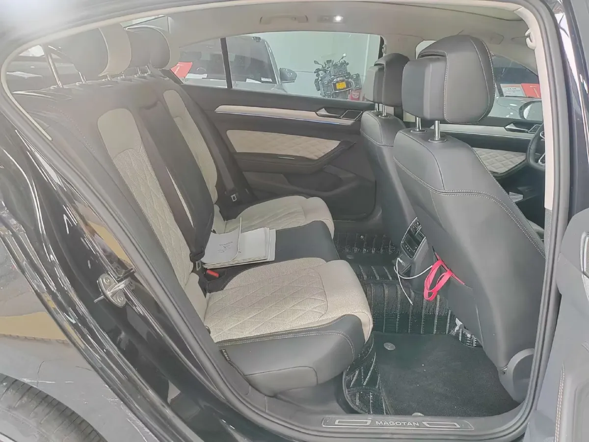 2023 Volkswagen Magotan 2.0T 186HP L4 7DCT,autocango,china used car exporter,china ev exporter,chinese used car exporter,chinese used ev exporter