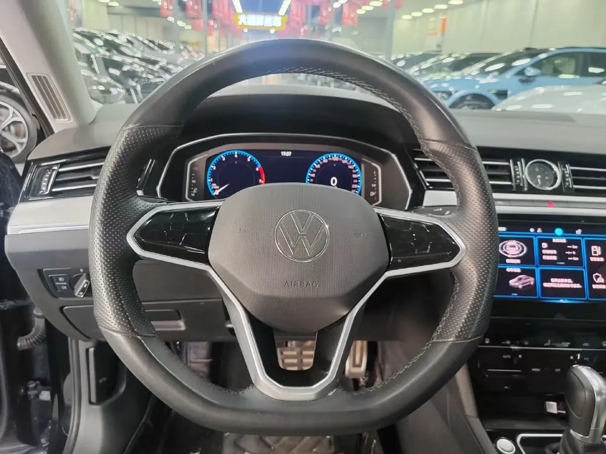 2023 Volkswagen Magotan 2.0T 186HP L4 7DCT,autocango,china used car exporter,china ev exporter,chinese used car exporter,chinese used ev exporter