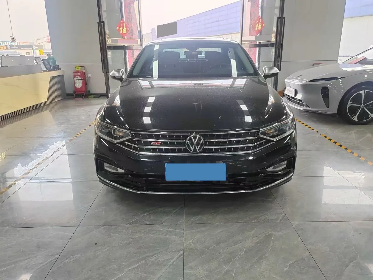 2023 Volkswagen Magotan 2.0T 186HP L4 7DCT,autocango,china used car exporter,china ev exporter,chinese used car exporter,chinese used ev exporter