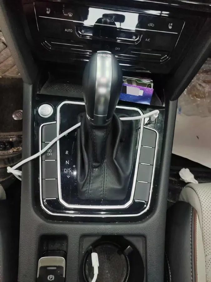 2023 Volkswagen Magotan 2.0T 186HP L4 7DCT,autocango,china used car exporter,china ev exporter,chinese used car exporter,chinese used ev exporter