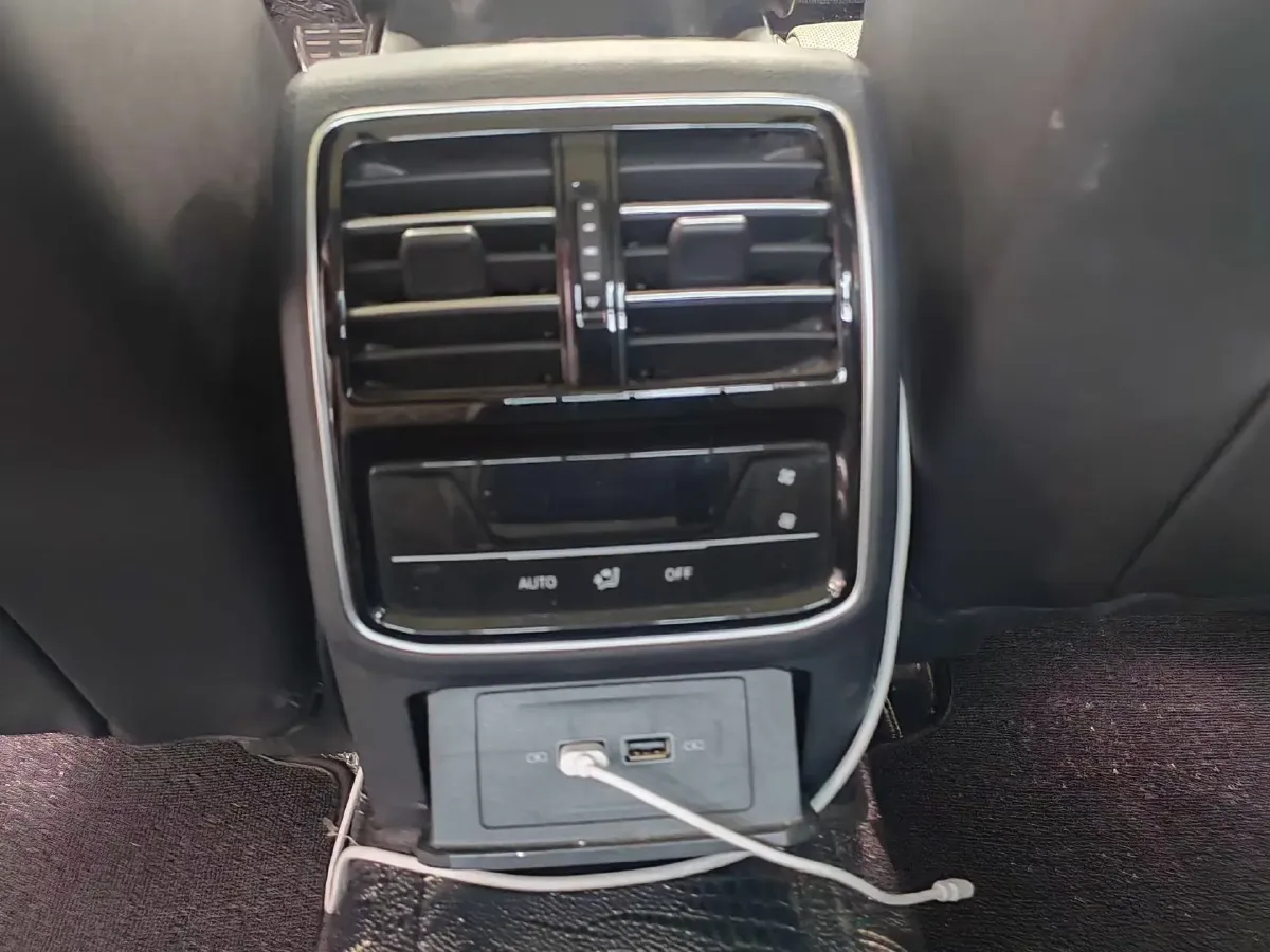 2023 Volkswagen Magotan 2.0T 186HP L4 7DCT,autocango,china used car exporter,china ev exporter,chinese used car exporter,chinese used ev exporter