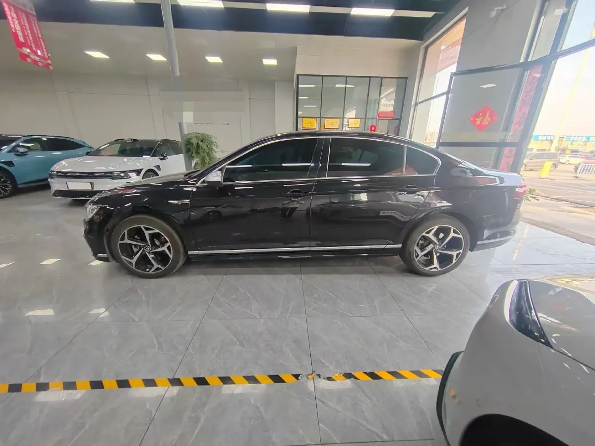 2023 Volkswagen Magotan 2.0T 186HP L4 7DCT,autocango,china used car exporter,china ev exporter,chinese used car exporter,chinese used ev exporter