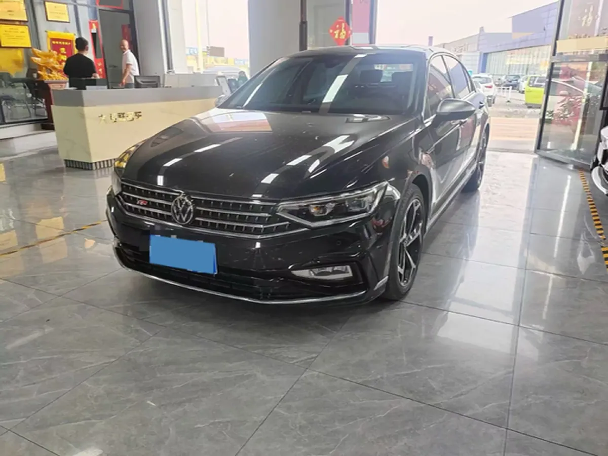2023 Volkswagen Magotan 2.0T 186HP L4 7DCT,autocango,china used car exporter,china ev exporter,chinese used car exporter,chinese used ev exporter