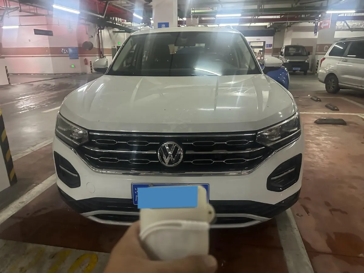 2019 Jeep Cherokee 2.0T 234HP L4 9AT,autocango,china used car exporter,china ev exporter,chinese used car exporter,chinese used ev exporter