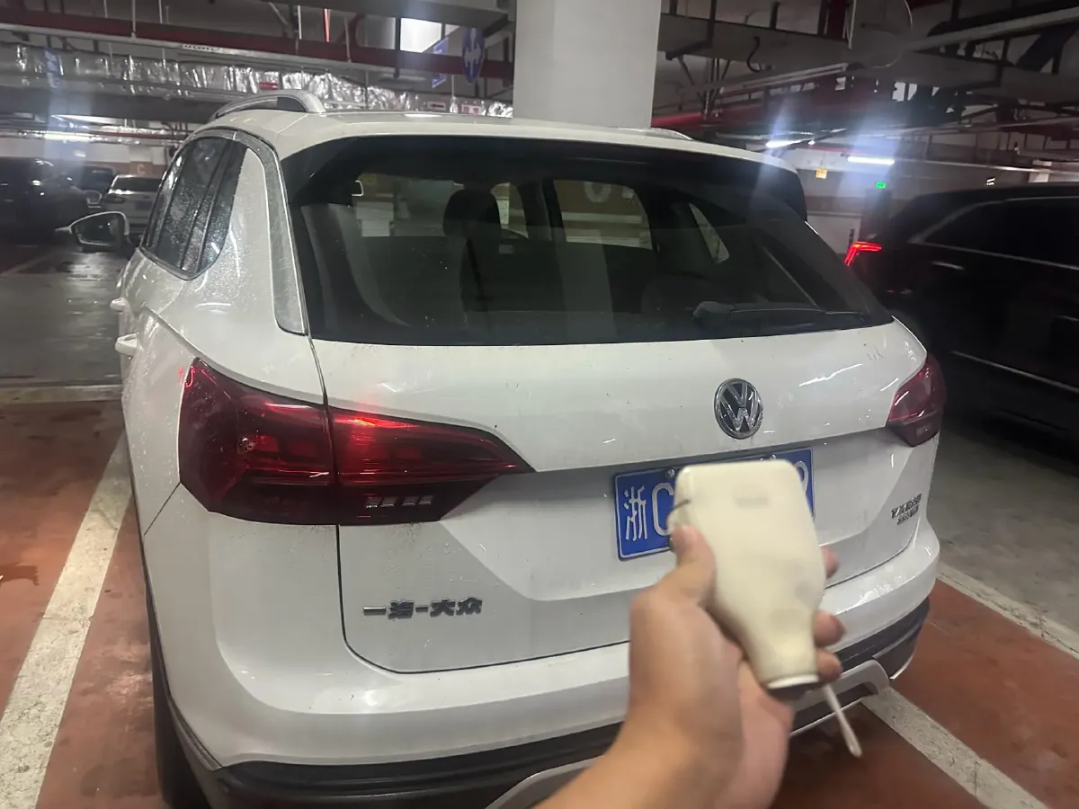 2019 Jeep Cherokee 2.0T 234HP L4 9AT,autocango,china used car exporter,china ev exporter,chinese used car exporter,chinese used ev exporter