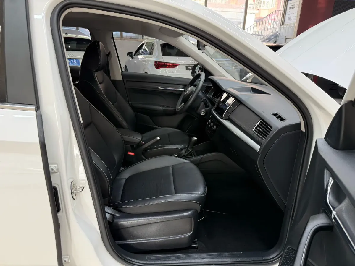 2022 Skoda Kamiq 1.5L 112HP L4 6AT,autocango,china used car exporter,china ev exporter,chinese used car exporter,chinese used ev exporter