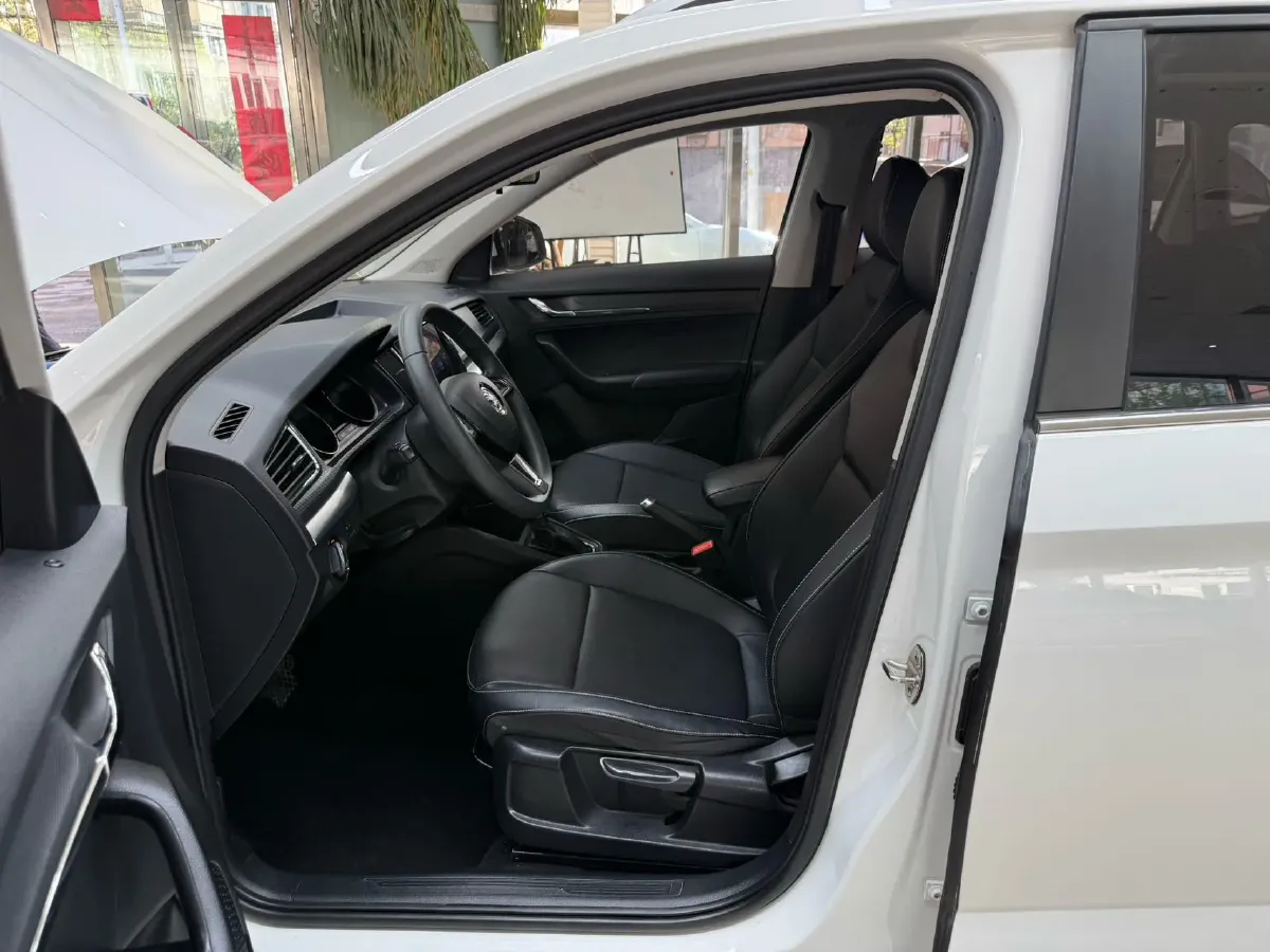 2022 Skoda Kamiq 1.5L 112HP L4 6AT,autocango,china used car exporter,china ev exporter,chinese used car exporter,chinese used ev exporter