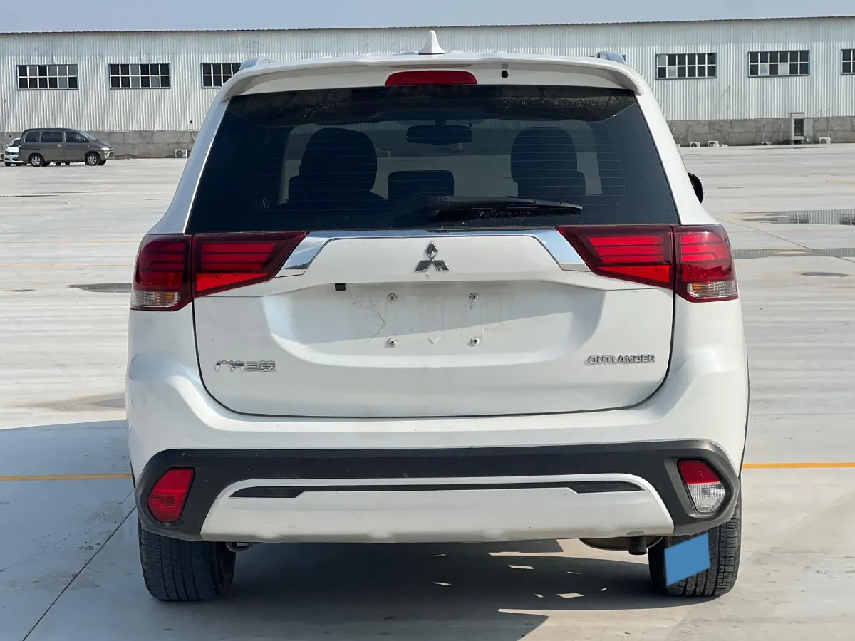 2020 Mitsubishi Outlander 2.0L 166HP L4 CVT,autocango,china used car exporter,china ev exporter,chinese used car exporter,chinese used ev exporter