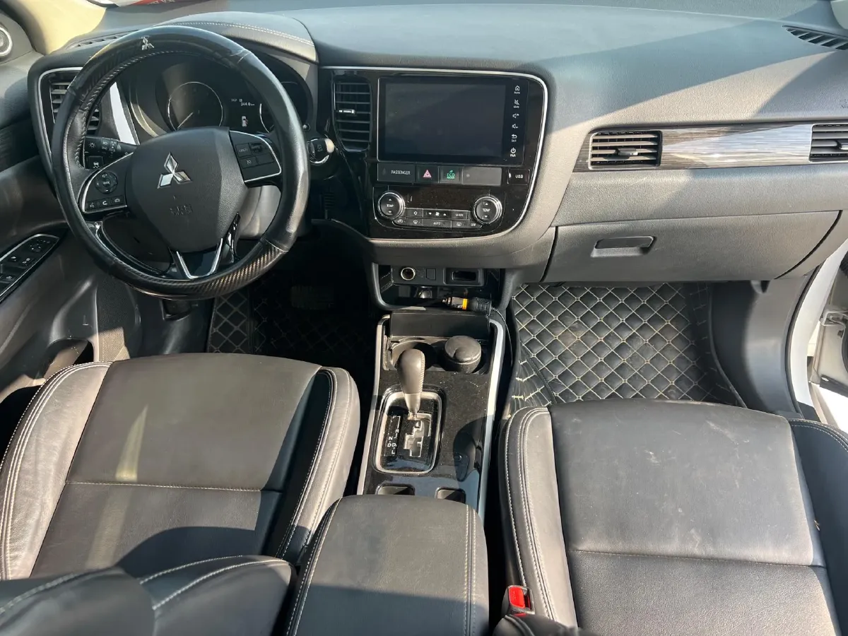 2020 Mitsubishi Outlander 2.0L 166HP L4 CVT,autocango,china used car exporter,china ev exporter,chinese used car exporter,chinese used ev exporter