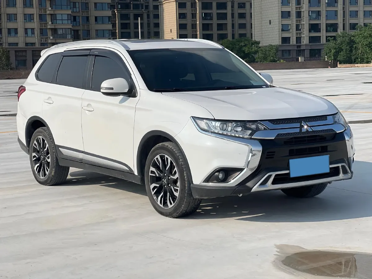 2020 Mitsubishi Outlander 2.0L 166HP L4 CVT,autocango,china used car exporter,china ev exporter,chinese used car exporter,chinese used ev exporter