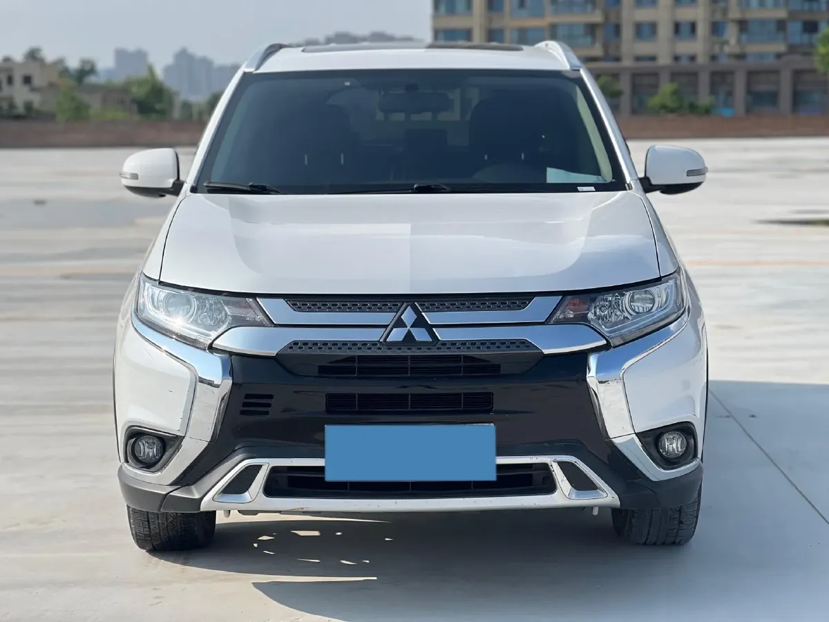 2020 Mitsubishi Outlander 2.0L 166HP L4 CVT,autocango,china used car exporter,china ev exporter,chinese used car exporter,chinese used ev exporter