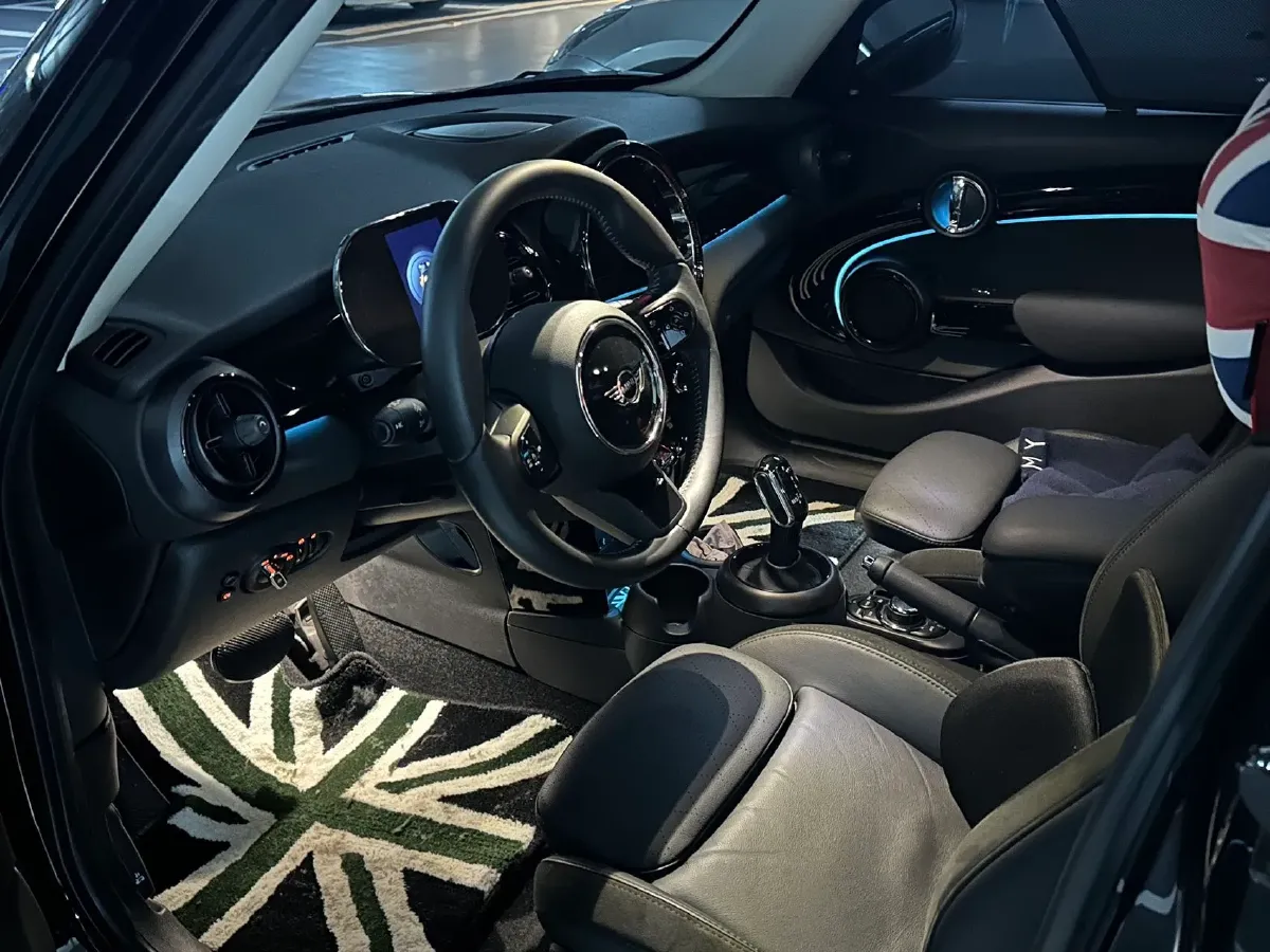 2022 MINI MINI 1.5T 136HP L3 7DCT,autocango,china used car exporter,china ev exporter,chinese used car exporter,chinese used ev exporter