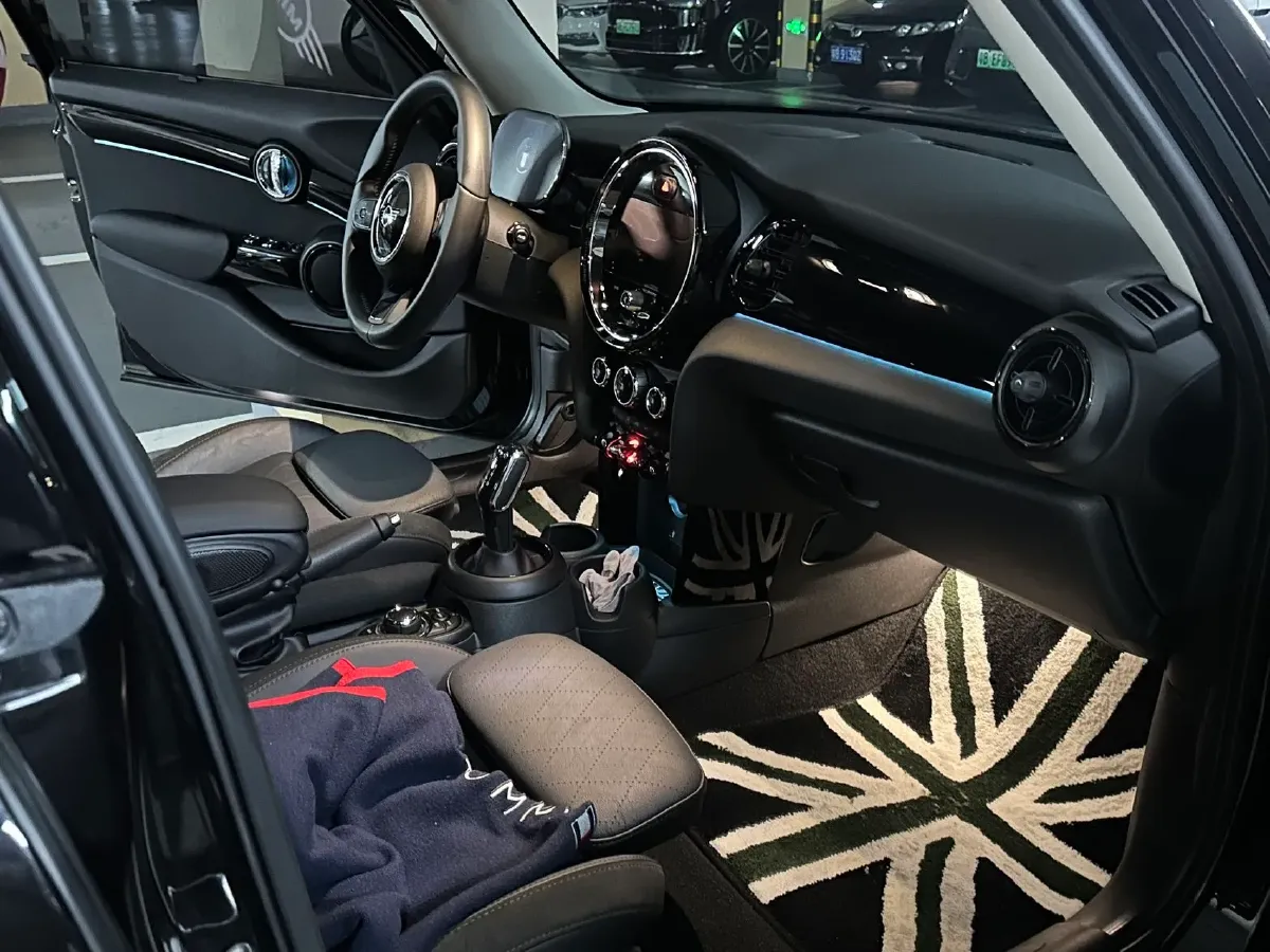 2022 MINI MINI 1.5T 136HP L3 7DCT,autocango,china used car exporter,china ev exporter,chinese used car exporter,chinese used ev exporter