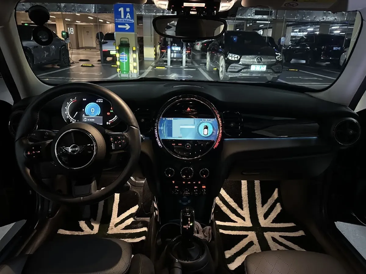 2022 MINI MINI 1.5T 136HP L3 7DCT,autocango,china used car exporter,china ev exporter,chinese used car exporter,chinese used ev exporter