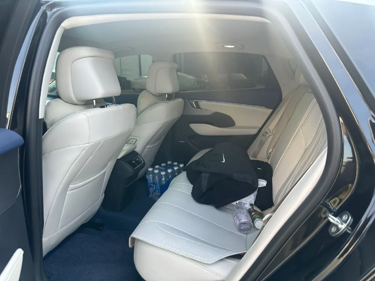 2025 Buick Larcosse 2.0T 237HP L4 9AT,autocango,china used car exporter,china ev exporter,chinese used car exporter,chinese used ev exporter