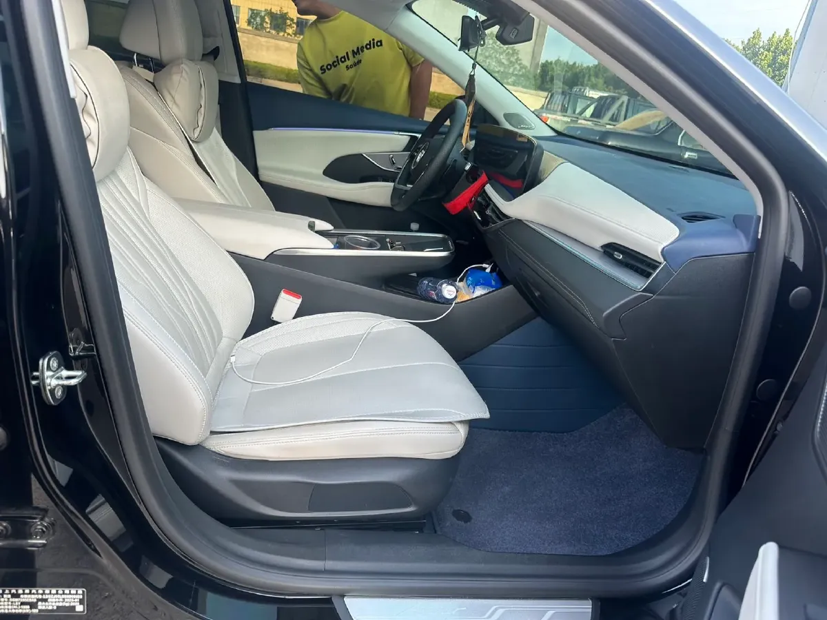 2025 Buick Larcosse 2.0T 237HP L4 9AT,autocango,china used car exporter,china ev exporter,chinese used car exporter,chinese used ev exporter