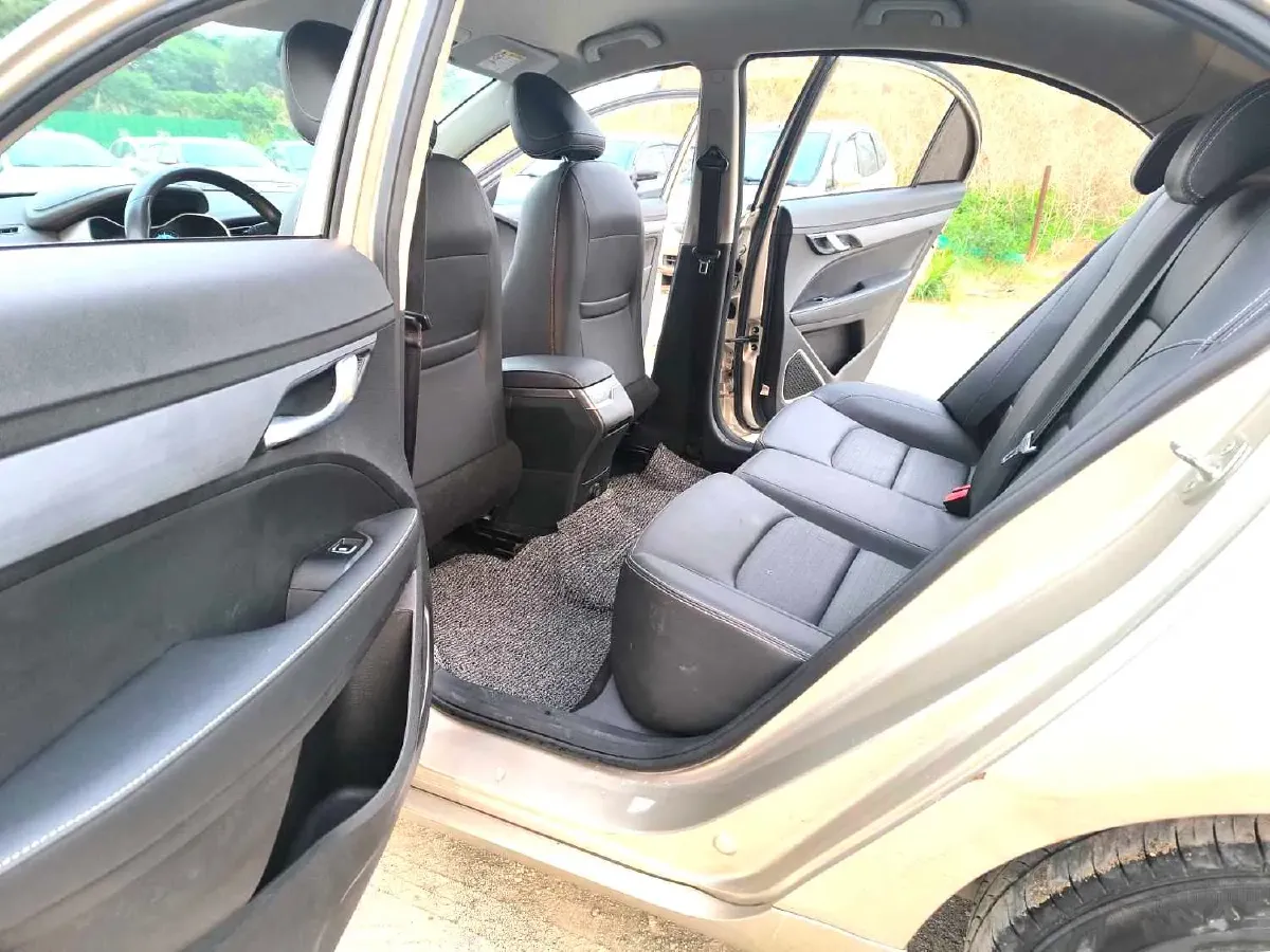 2021 Geely Emgrand 1.5L 109HP L4 CVT,autocango,china used car exporter,china ev exporter,chinese used car exporter,chinese used ev exporter