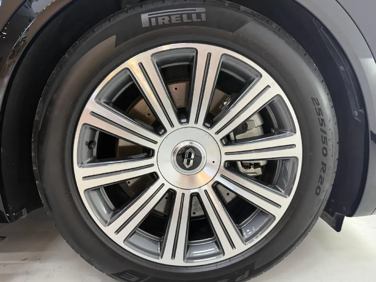 2025 AITO AITO M8 REEV 160HP REEV 53.4KWH,autocango,china used car exporter,china ev exporter,chinese used car exporter,chinese used ev exporter