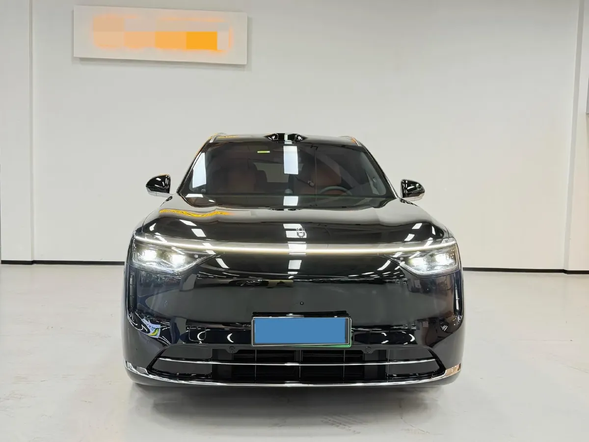 2025 AITO AITO M8 REEV 160HP REEV 53.4KWH,autocango,china used car exporter,china ev exporter,chinese used car exporter,chinese used ev exporter