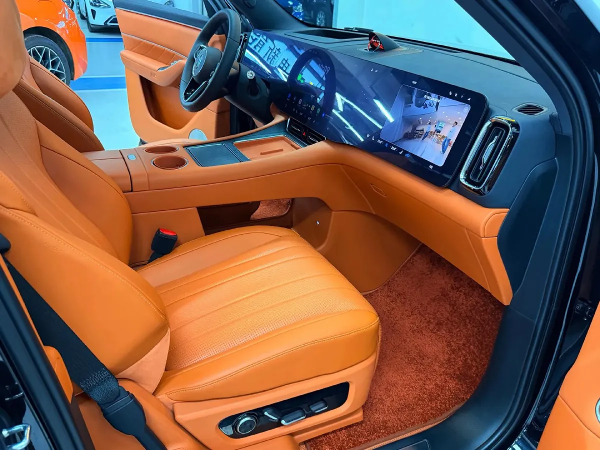 2025 AITO AITO M8 REEV 160HP REEV 53.4KWH,autocango,china used car exporter,china ev exporter,chinese used car exporter,chinese used ev exporter