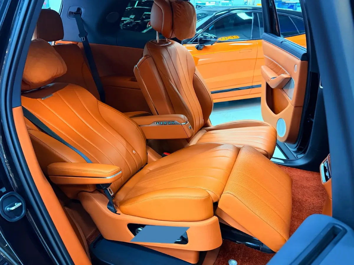2025 AITO AITO M8 REEV 160HP REEV 53.4KWH,autocango,china used car exporter,china ev exporter,chinese used car exporter,chinese used ev exporter