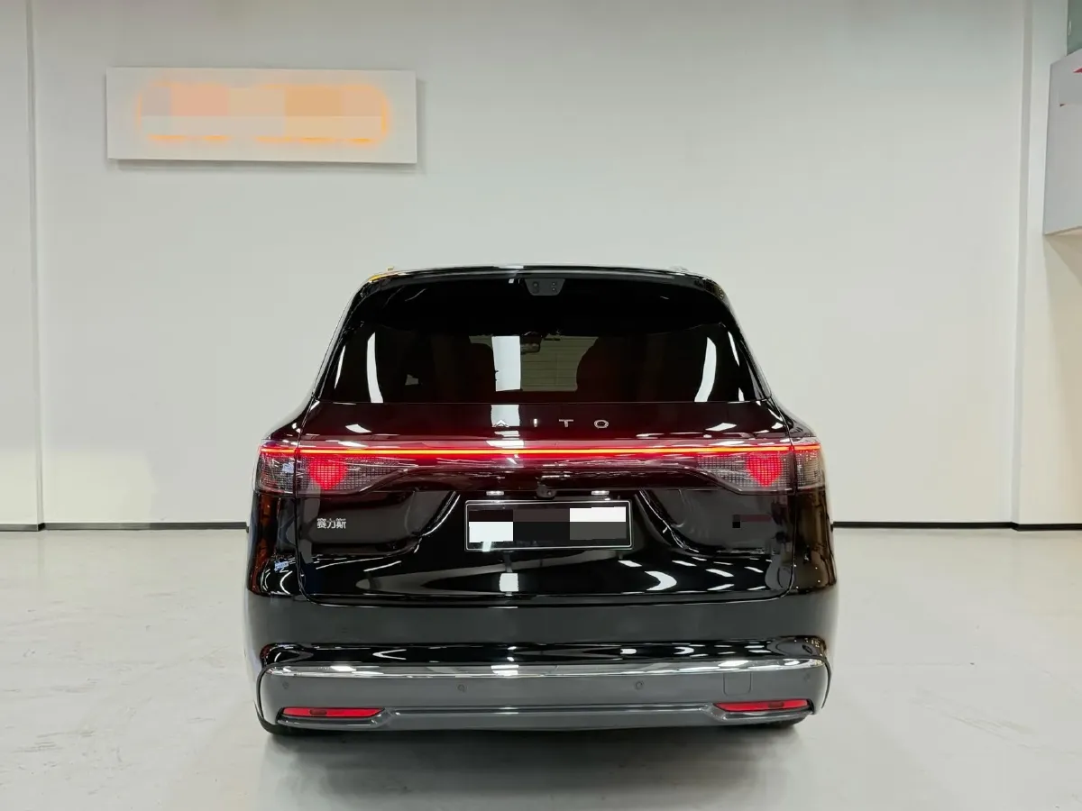 2025 AITO AITO M8 REEV 160HP REEV 53.4KWH,autocango,china used car exporter,china ev exporter,chinese used car exporter,chinese used ev exporter