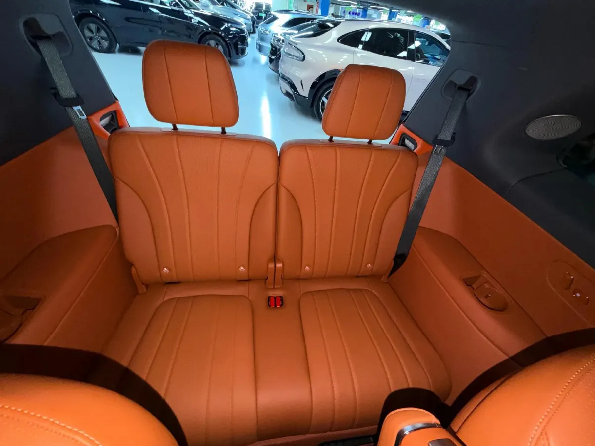 2025 AITO AITO M8 REEV 160HP REEV 53.4KWH,autocango,china used car exporter,china ev exporter,chinese used car exporter,chinese used ev exporter