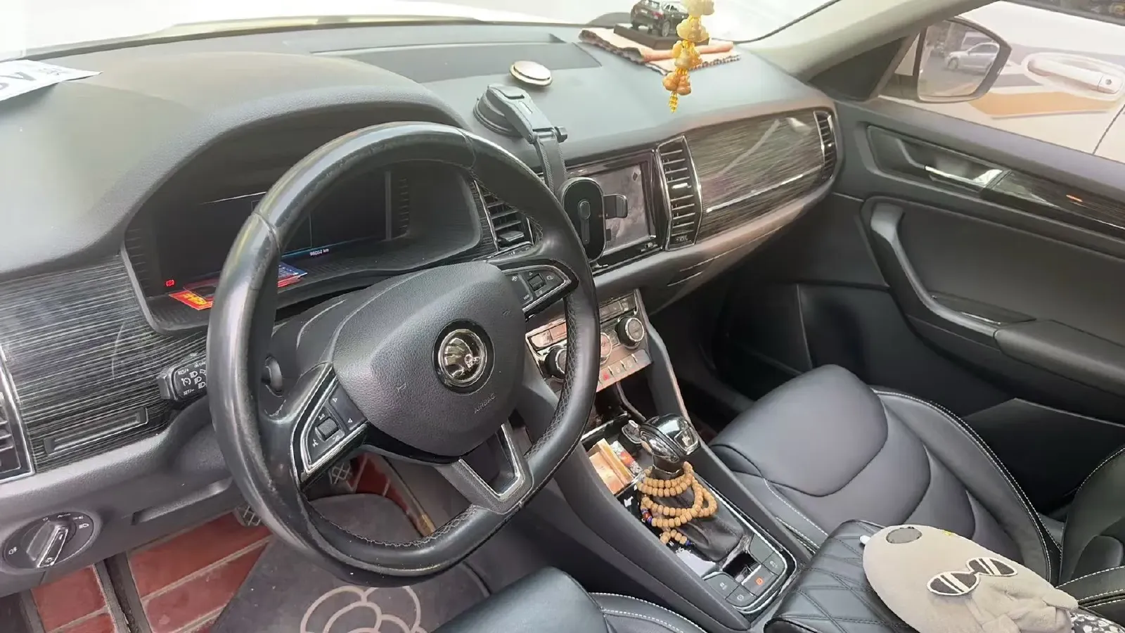 2020 Skoda Kodiak 2.0T 186HP L4 7DCT,autocango,china used car exporter,china ev exporter,chinese used car exporter,chinese used ev exporter