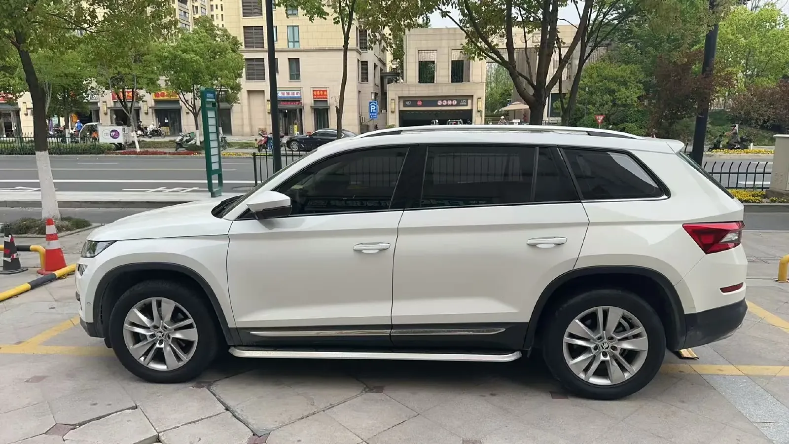 2020 Skoda Kodiak 2.0T 186HP L4 7DCT,autocango,china used car exporter,china ev exporter,chinese used car exporter,chinese used ev exporter