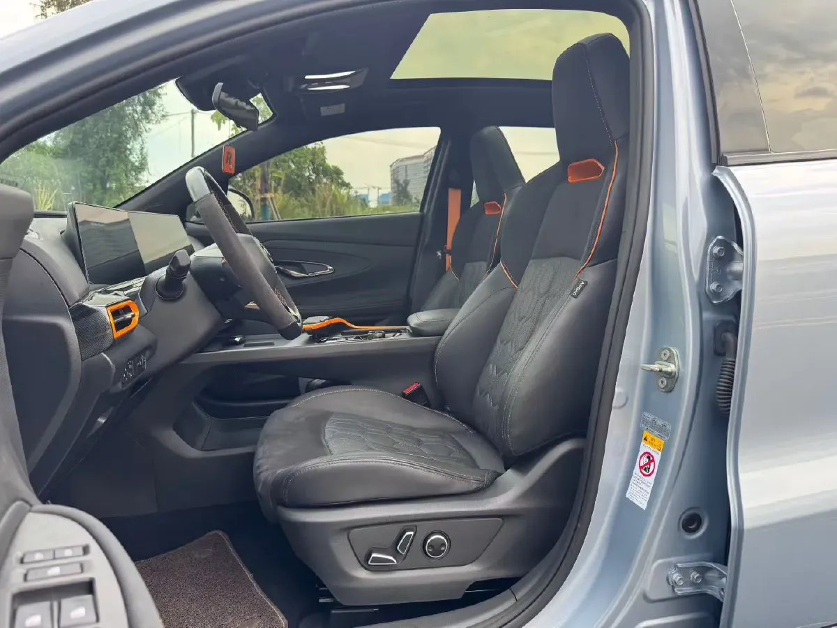 2022 ChangAn UNI-T 1.5T 188HP L4 7DCT,autocango,china used car exporter,china ev exporter,chinese used car exporter,chinese used ev exporter